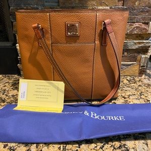 Dooney and Bourke small Lexington nwt